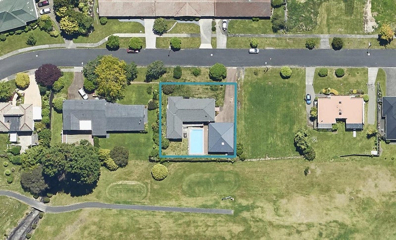 12 Gwendoline Street, Glenholme, Rotorua - Carousel 1