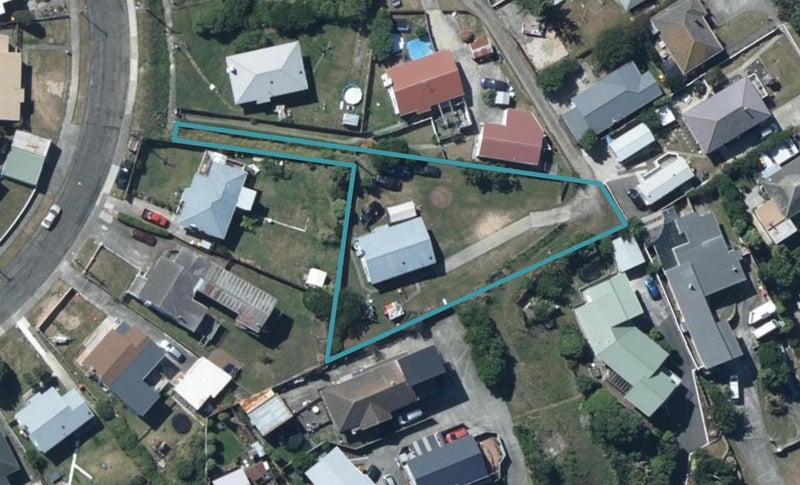 31 Waiuta Street, Titahi Bay, Porirua - Carousel 1