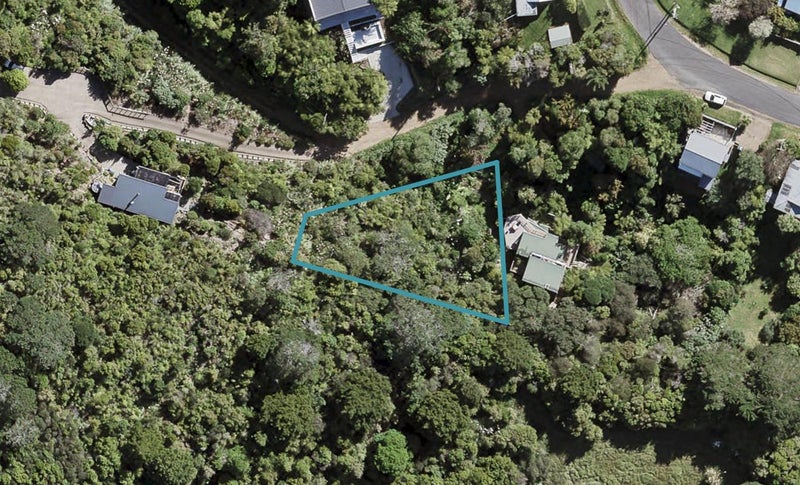 4 Huruhi Road, Oneroa, Waiheke Island - Carousel 1
