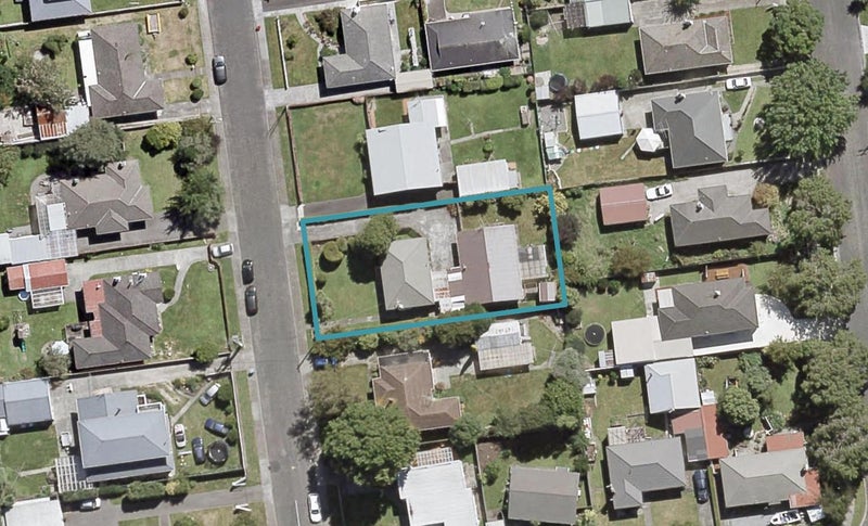 1/42 Golders Road, Elderslea, Upper Hutt - Carousel 1