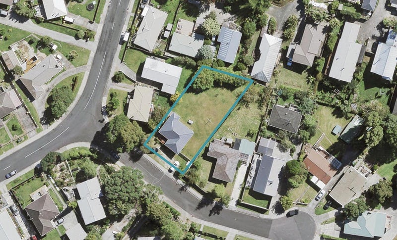 2 Surat Place, Glen Eden, Auckland - Carousel 1