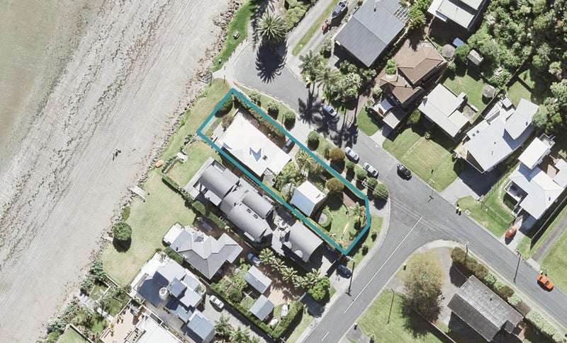 104 Tindalls Bay Road, Tindalls Beach, Whangaparaoa - Carousel 1