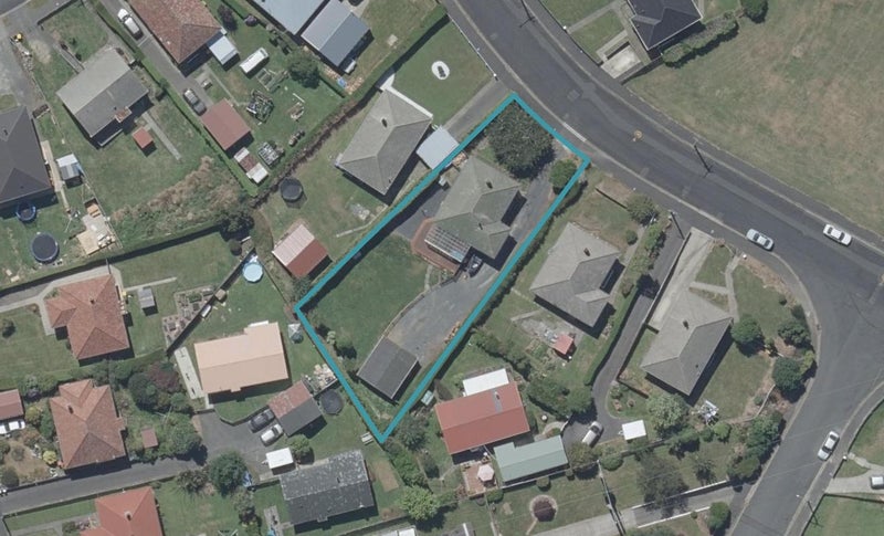 6 Mooltan Street, Halfway Bush, Dunedin - Carousel 1