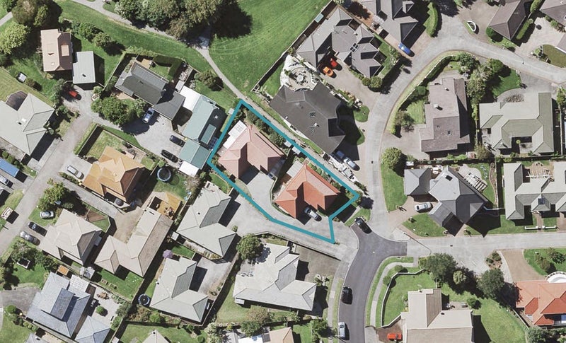 2/12 Windsong Court, Northpark, Auckland - Carousel 1
