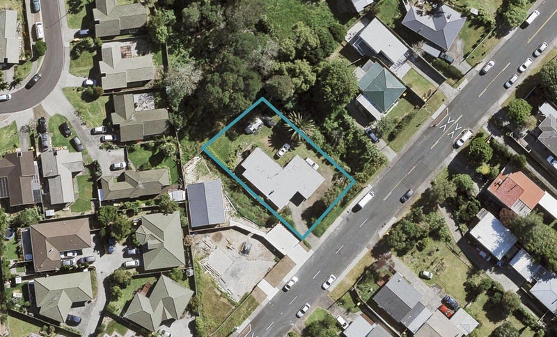 5 Wattle Road, Sunnyvale, Auckland - Carousel 1