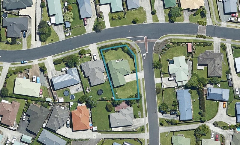 2 Aaron Place, Brookfield, Tauranga - Carousel 1
