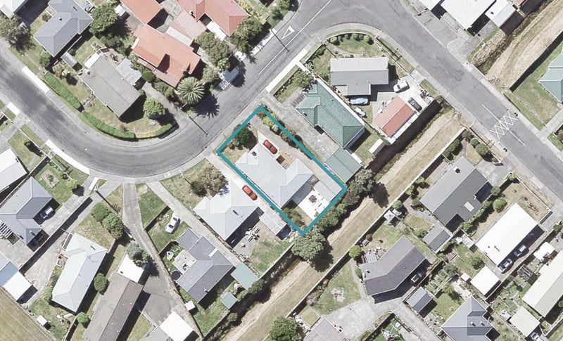 5 Karamu Crescent, Wainuiomata, Lower Hutt - Carousel 1