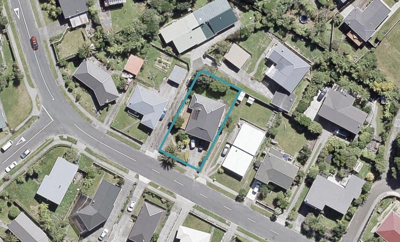 11 Cypress Drive, Maungaraki, Lower Hutt - Carousel 1