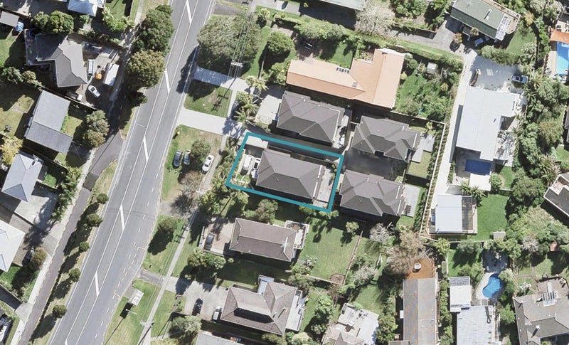 791 East Coast Road, Northcross, Auckland - Carousel 1