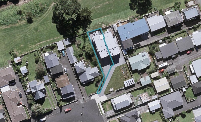 1 French Street, Moturoa, New Plymouth - Carousel 1