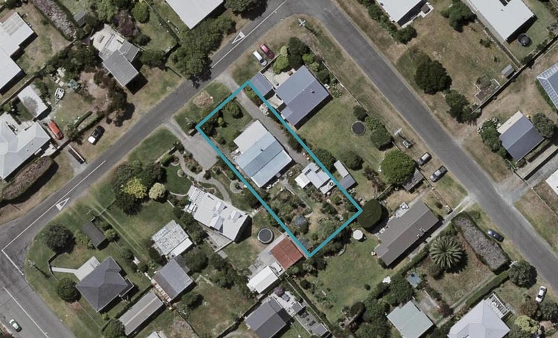 14 Ngapaki Street, Waikanae Beach, Waikanae - Carousel 1