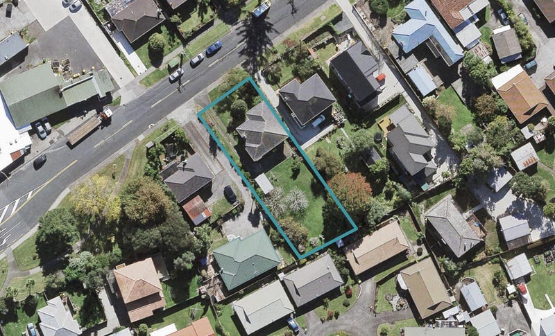 3 Roberts Road, Te Atatu South, Auckland - Carousel 1