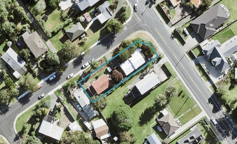 2/2 Brian Crescent, Stanmore Bay, Whangaparaoa - Carousel 1