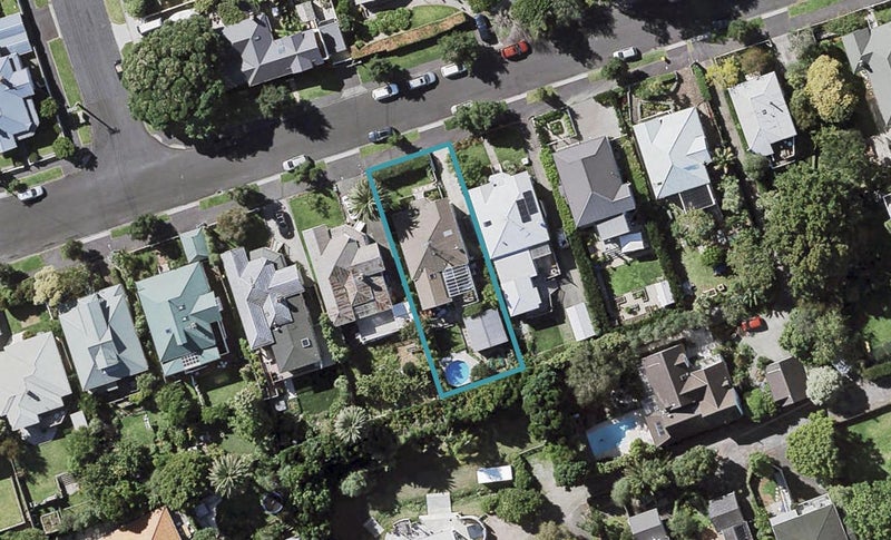 11 Allenby Avenue, Devonport, Auckland - Carousel 1