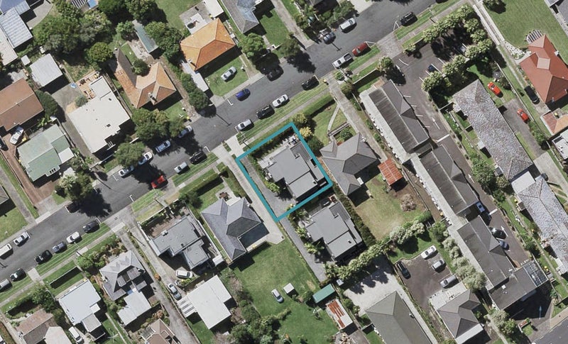 14 Lomond Street, Takapuna, Auckland - Carousel 1