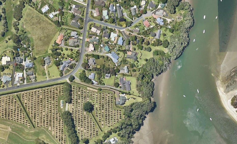 204 Tanners Point Road, Tanners Point, Katikati - Carousel 1