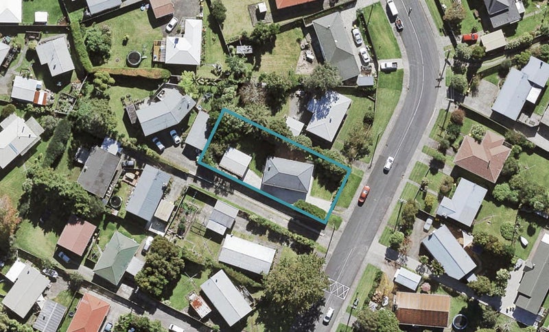 22 Tramway Road, Beach Haven, Auckland - Carousel 1