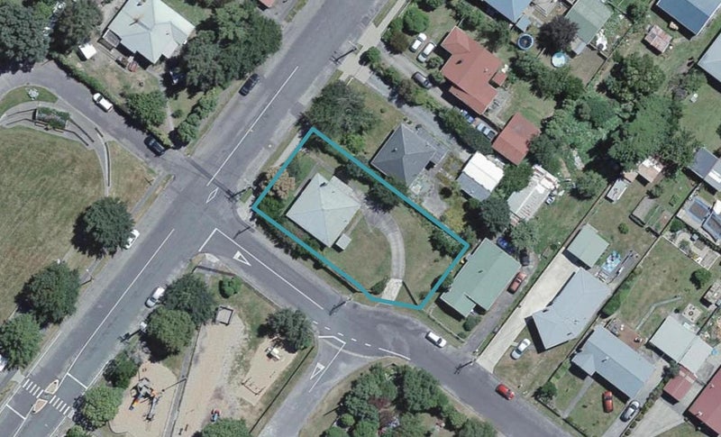 2 Birdwood Street, Featherston - Carousel 1