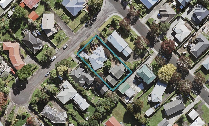 1/4 Liddell Street, Hillcrest, Auckland - Carousel 1