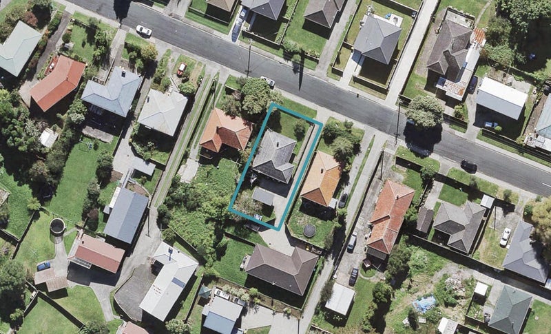 8 Kelkirk Street, Kelston, Auckland - Carousel 1