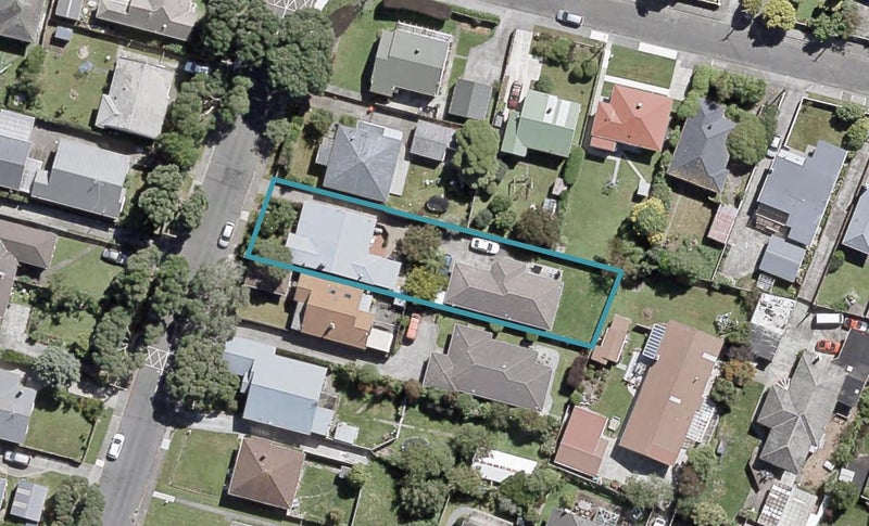 1/12 Raymond Terrace, Fairfield, Lower Hutt - Carousel 1