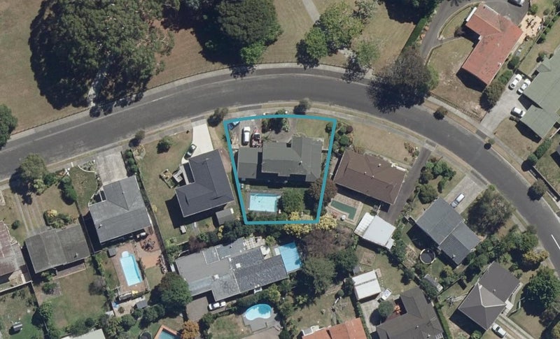 42 Clements Crescent, Queenwood, Hamilton - Carousel 1