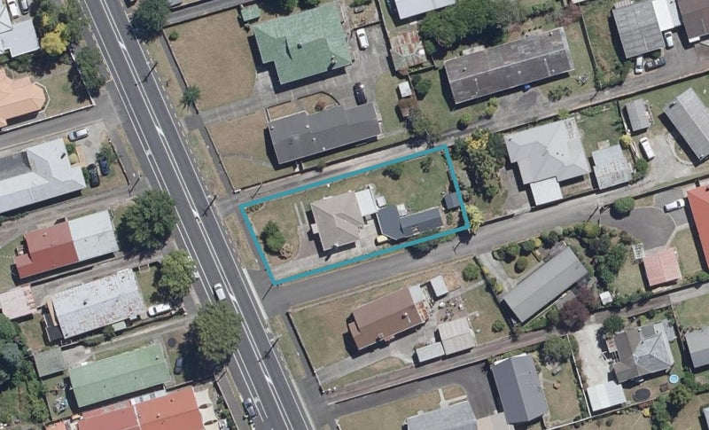 1140 Heaphy Terrace, Fairfield, Hamilton - Carousel 1