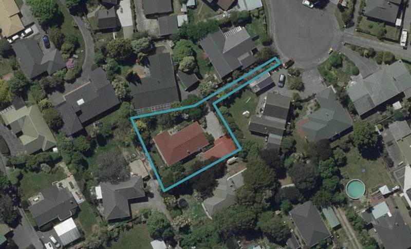 8 Esher Place, Saint Martins, Christchurch - Carousel 1