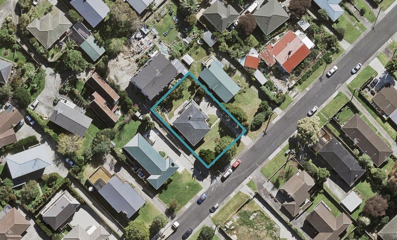 9 Anne Road, Hillcrest, Auckland - Carousel 1