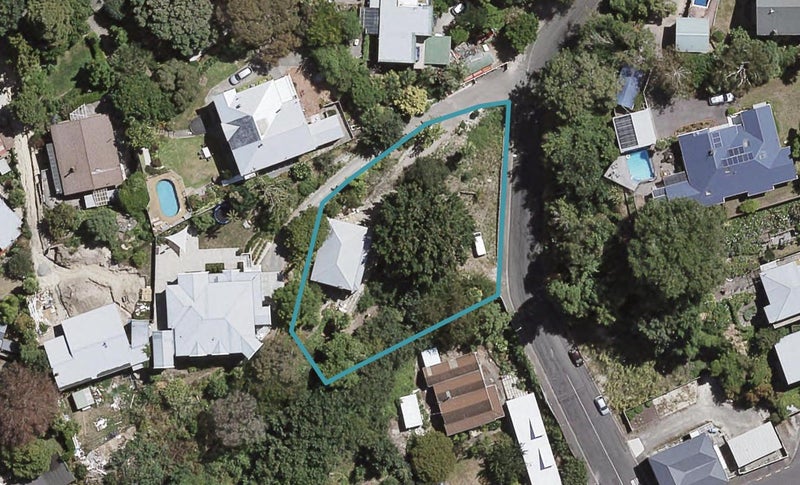 4 Thompson Road, Bluff Hill, Napier - Carousel 1