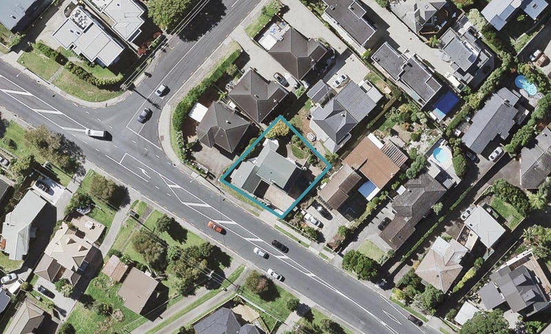 213 East Coast Road, Castor Bay, Auckland - Carousel 1
