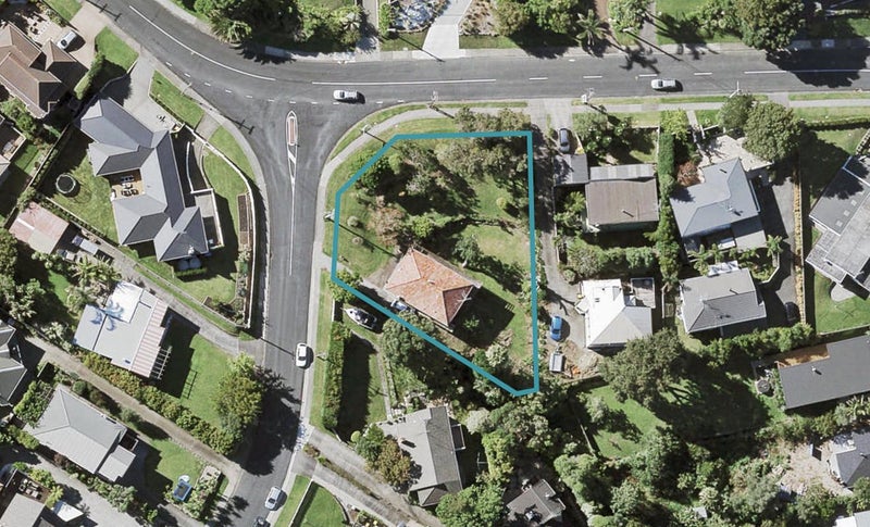 4 Alexander Street, Cockle Bay, Auckland - Carousel 1