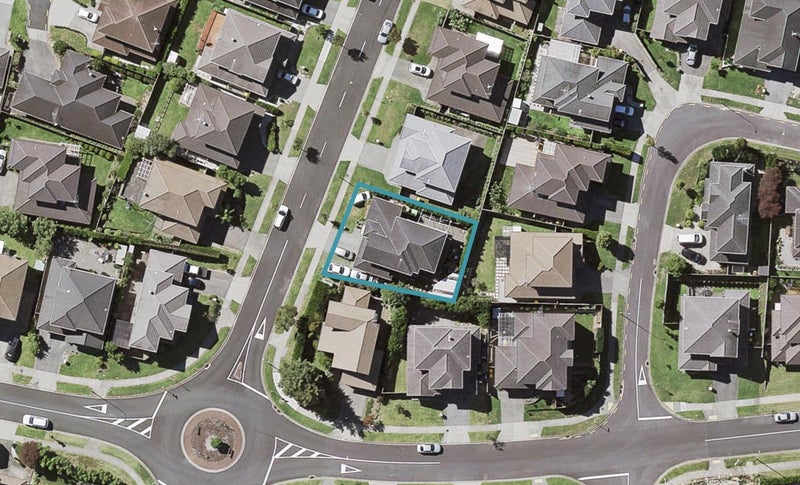 30 Amaretto Avenue, Flat Bush, Auckland - Carousel 1