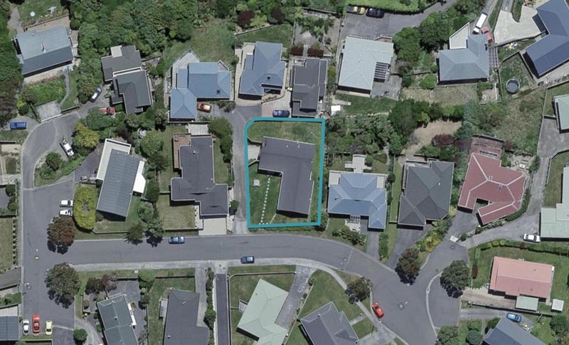 24 Pelorous Street, Paparangi, Wellington - Carousel 1