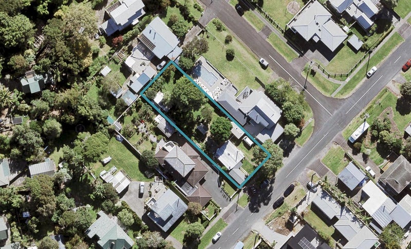 68 Ferry Parade, Herald Island, Auckland - Carousel 1
