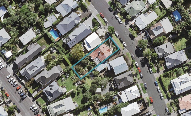 16 Beaconsfield Street, Grey Lynn, Auckland - Carousel 1