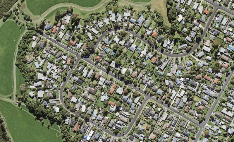 29 Taipari Road, Te Atatu Peninsula, Auckland - Carousel 1