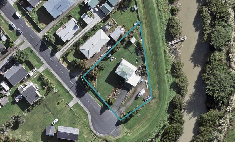 57 Parakai Avenue, Parakai, Helensville - Carousel 1