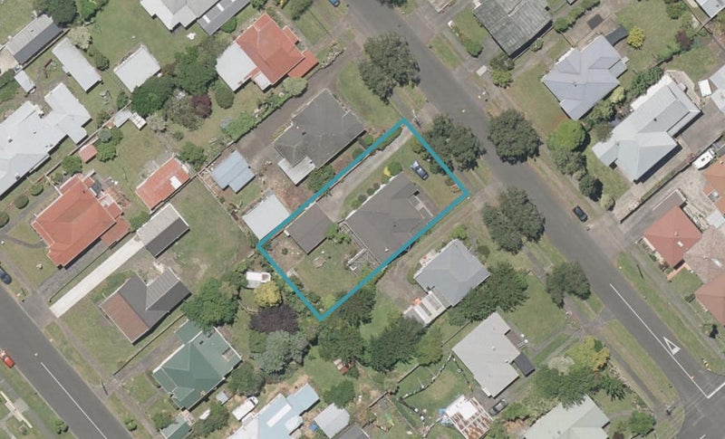 24 Young Street, Whanganui East, Whanganui - Carousel 1