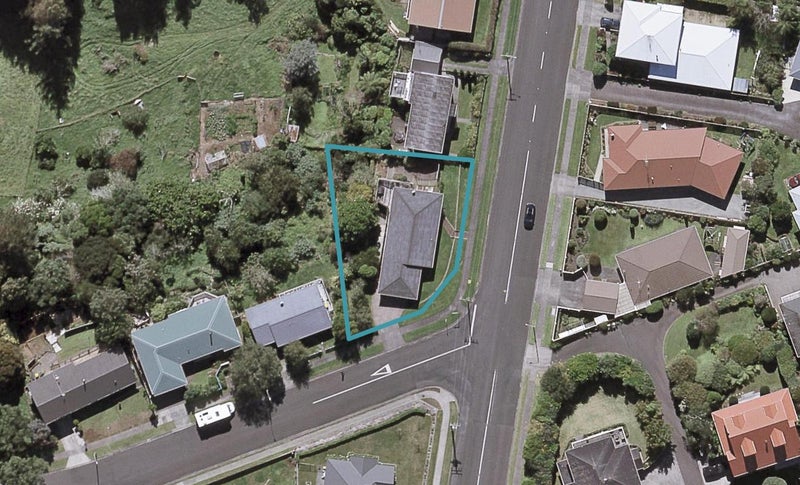 112 Barrett Road, Whalers Gate, New Plymouth - Carousel 1