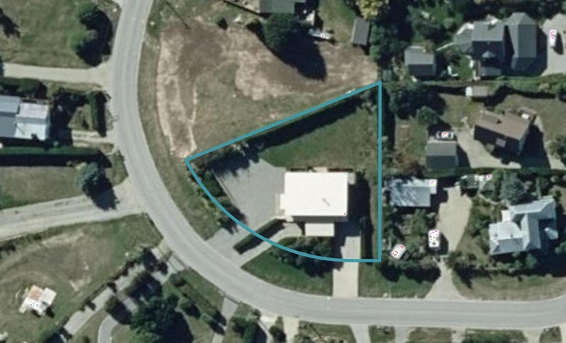 44 Parry Crescent, Wanaka - Carousel 1