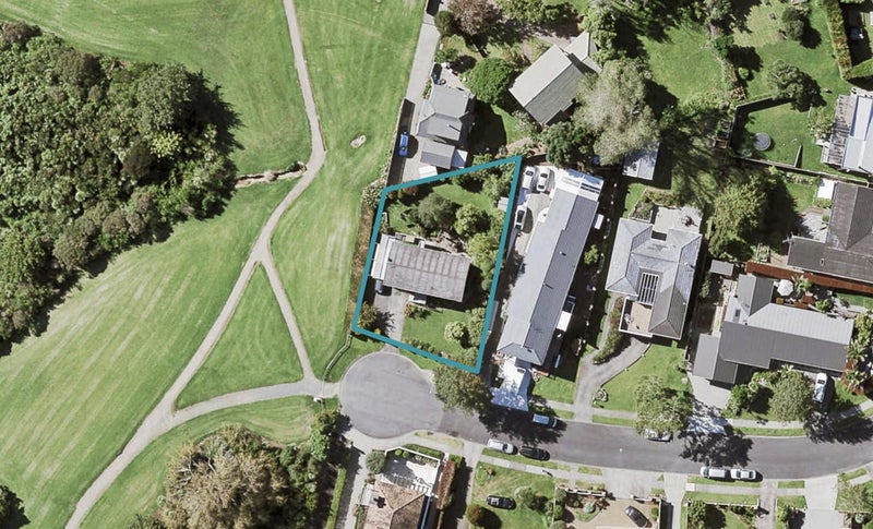 13 Oliver Twist Avenue, Mellons Bay, Auckland - Carousel 1