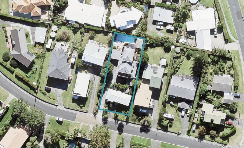 7 The Crescent, Tindalls Beach, Whangaparaoa - Carousel 1