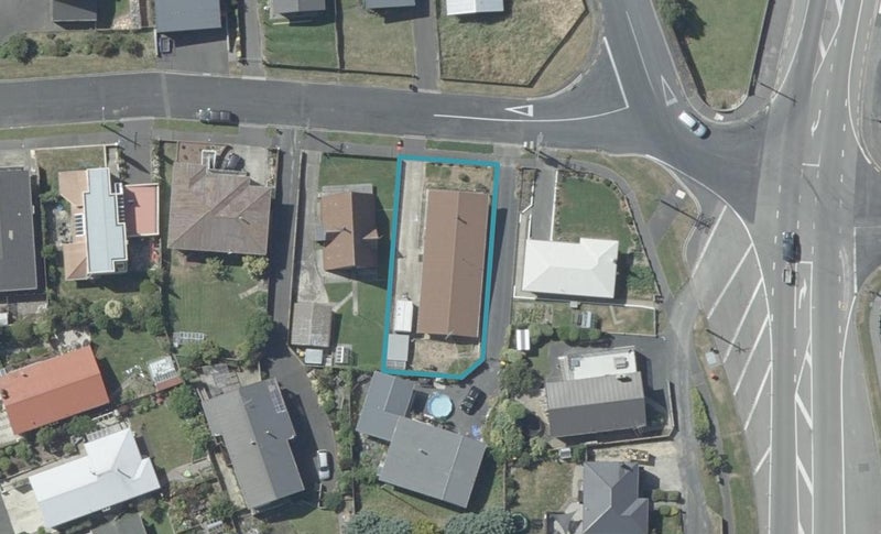 4 Clariton Avenue, Green Island, Dunedin - Carousel 1