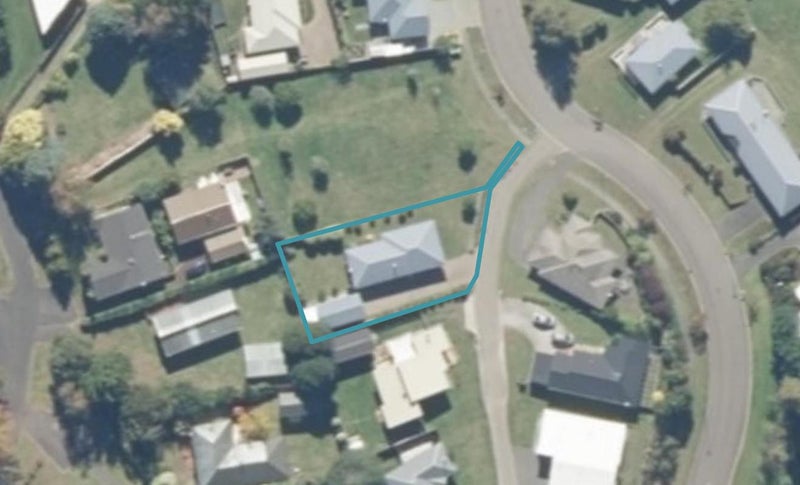 8 Lakemere Way, Taupo - Carousel 1