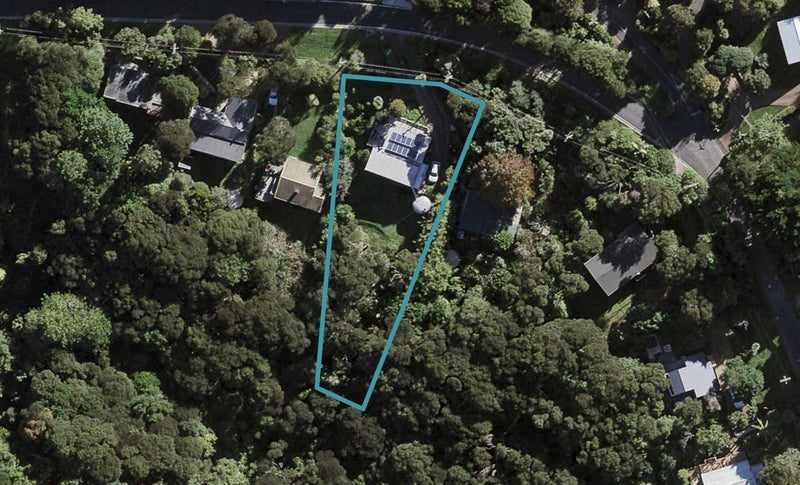 17 Hill Road, Palm Beach, Waiheke Island - Carousel 1