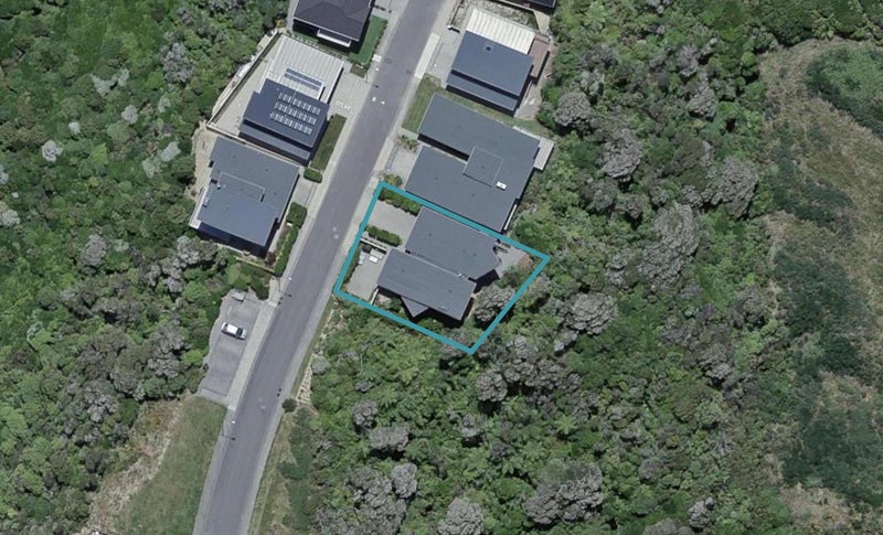 15 Cromwell Point, Newlands, Wellington - Carousel 1