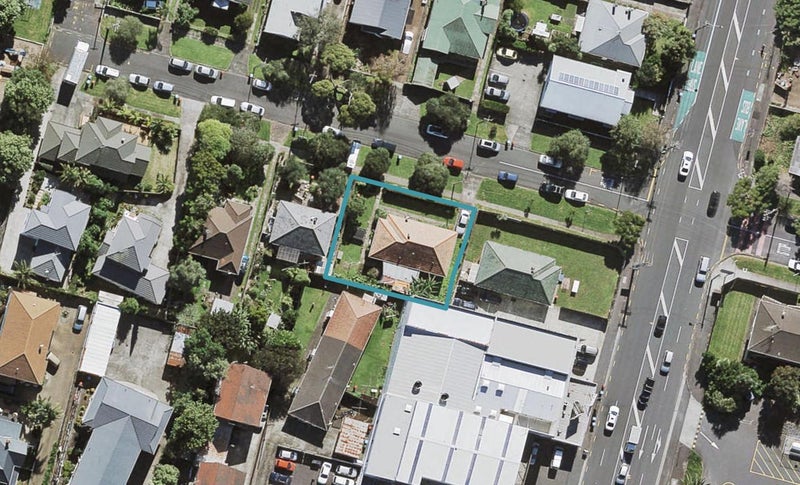 2 Watson Avenue, Sandringham, Auckland - Carousel 1