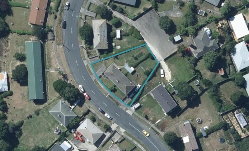 9 Bedford Street, Cannons Creek, Porirua - Carousel 1