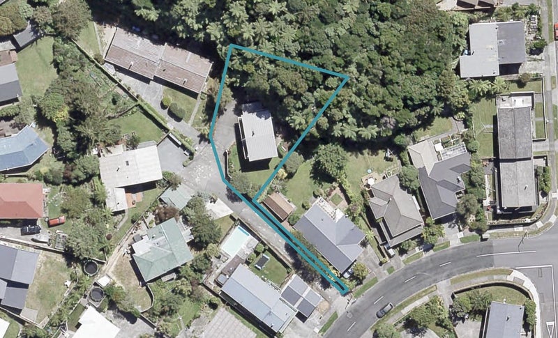 55 Cedar Street, Maungaraki, Lower Hutt - Carousel 1